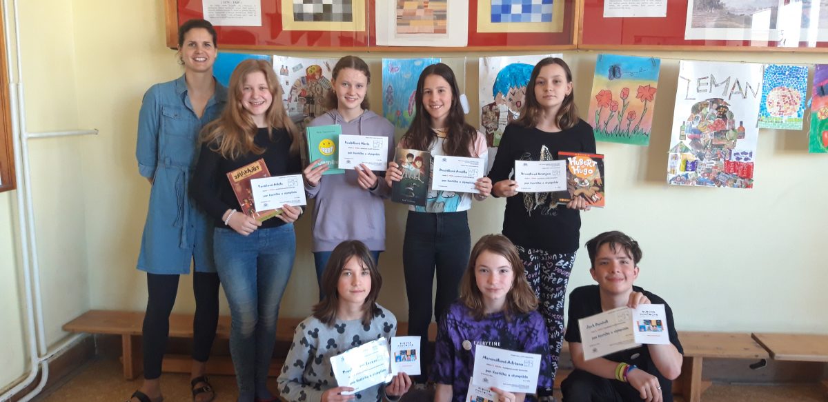 Děti dostali diplomy z komiksové soutěže