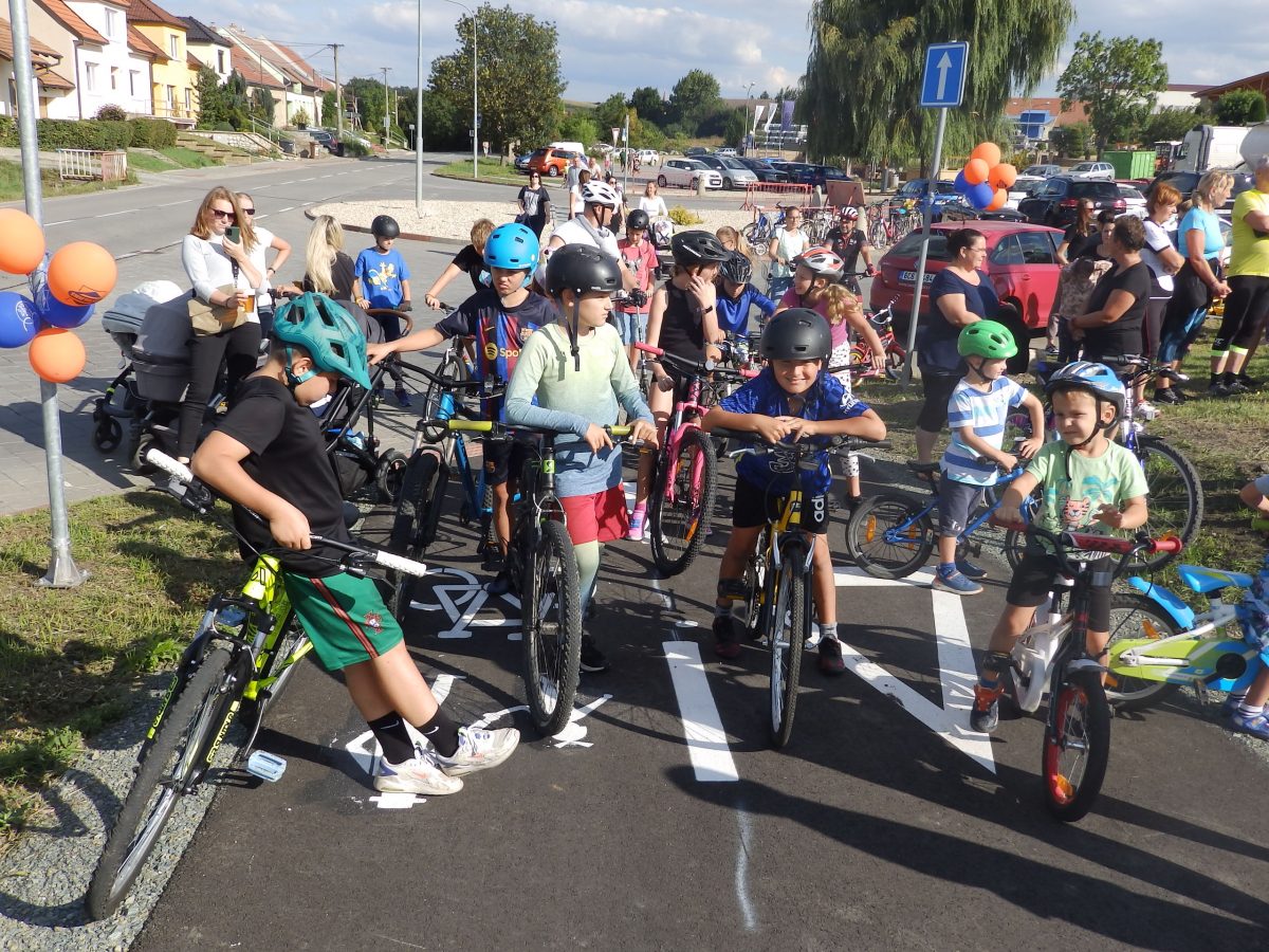 Otevření nové cyklostezky za účasti dětí